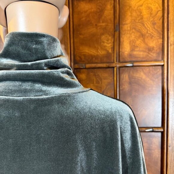 WynneLayers Dark Slate Stretch Velvet Side Slit Turtleneck Top - Picture 13 of 16